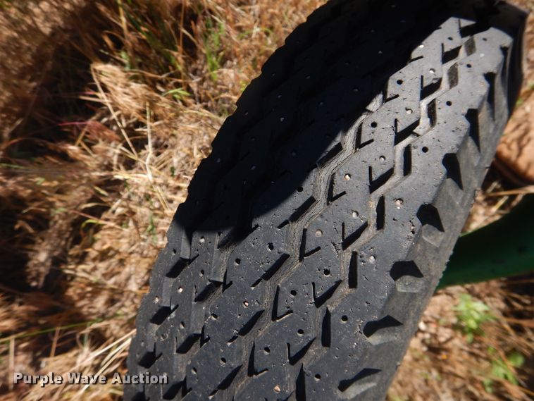 image for item IJ9391 John Deere  land leveler