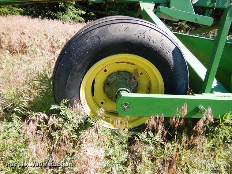 image for item IJ9391 John Deere  land leveler