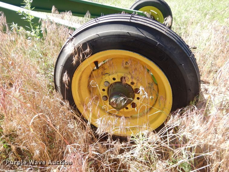 image for item IJ9391 John Deere  land leveler