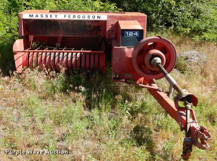 image for item IJ9392 Massey Ferguson 124  small square baler