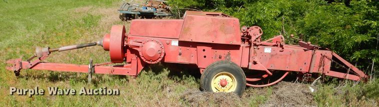 image for item IJ9392 Massey Ferguson 124  small square baler