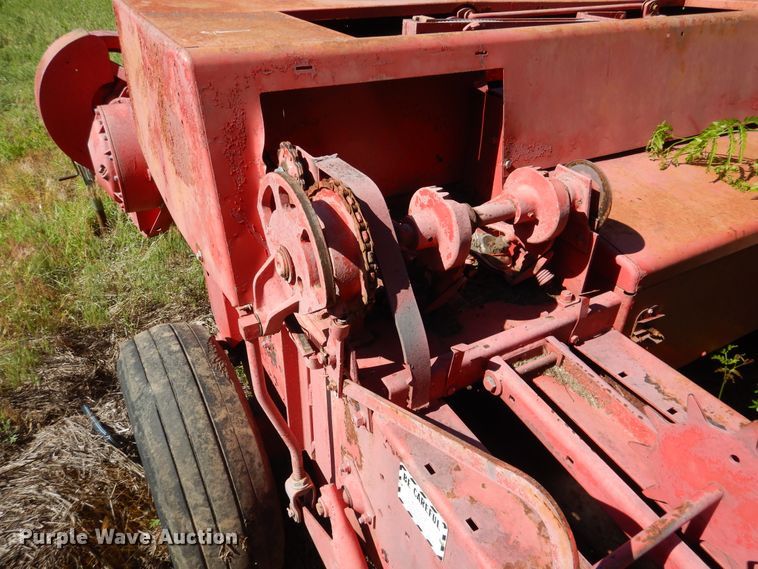 image for item IJ9392 Massey Ferguson 124  small square baler