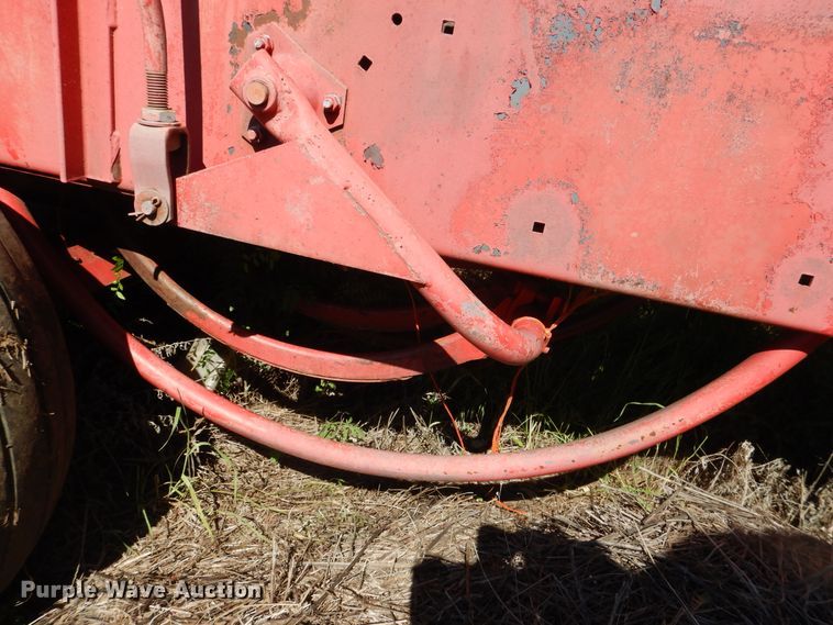 image for item IJ9392 Massey Ferguson 124  small square baler