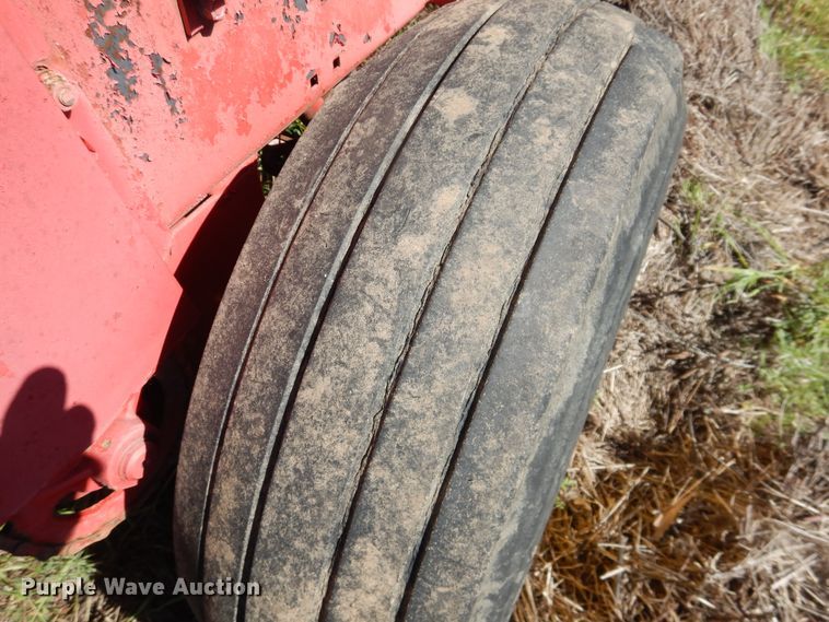 image for item IJ9392 Massey Ferguson 124  small square baler