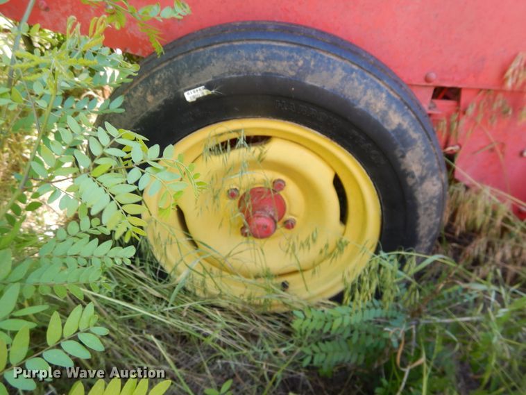 image for item IJ9392 Massey Ferguson 124  small square baler