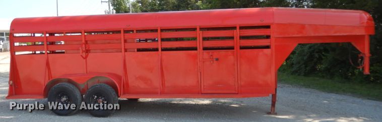 image for item IL9479 1992 Maxwell  livestock trailer