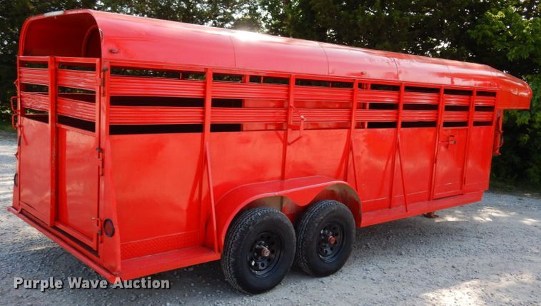 image for item IL9479 1992 Maxwell  livestock trailer