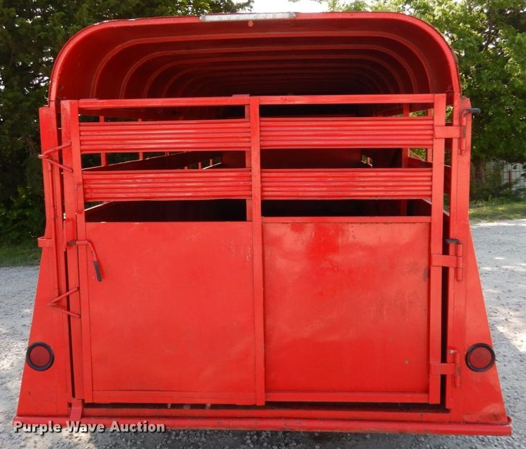 image for item IL9479 1992 Maxwell  livestock trailer