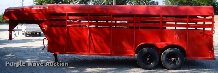 image for item IL9479 1992 Maxwell  livestock trailer