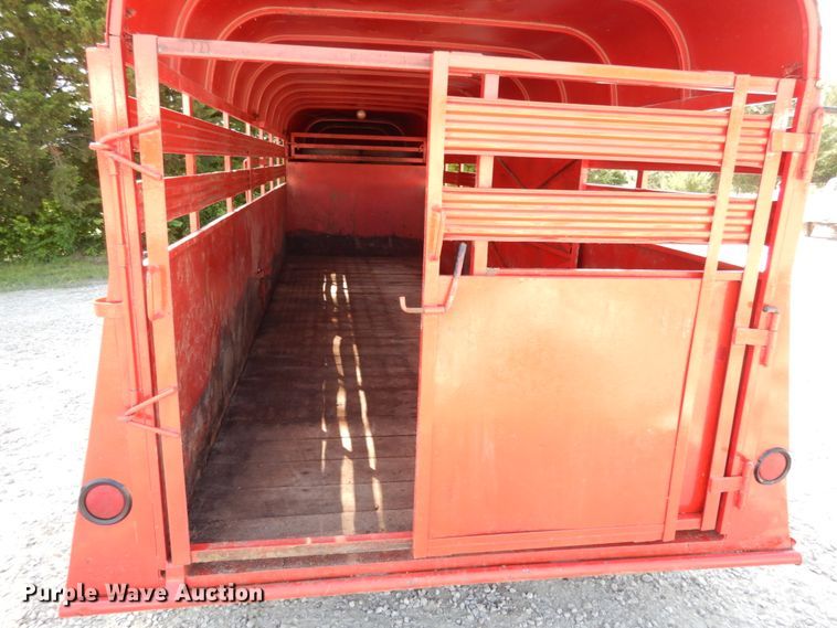 image for item IL9479 1992 Maxwell  livestock trailer