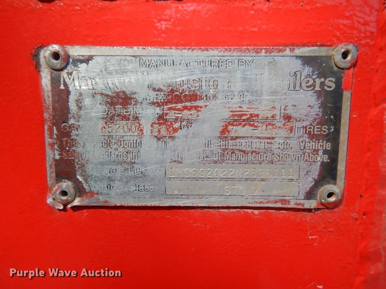 image for item IL9479 1992 Maxwell  livestock trailer