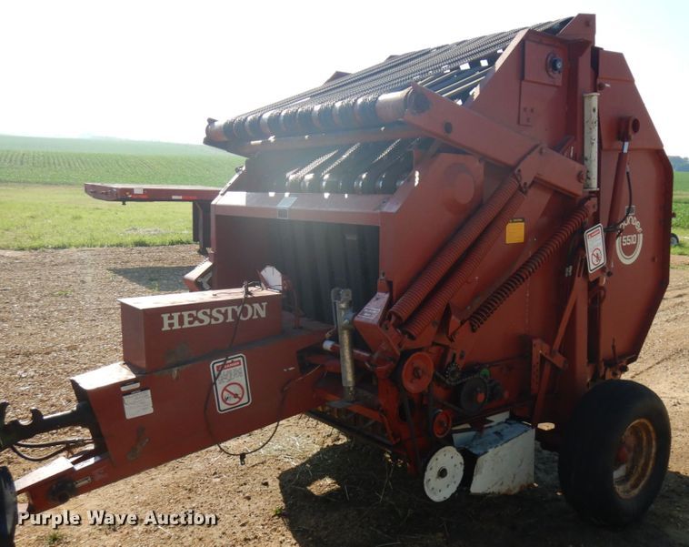 image for item IL9802 1982 Hesston 5510  round baler