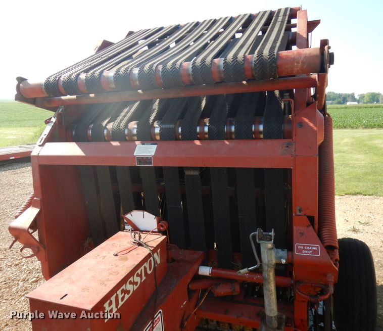 image for item IL9802 1982 Hesston 5510  round baler