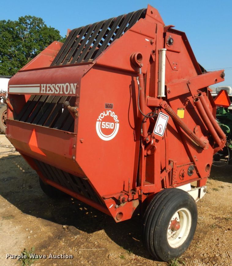 image for item IL9802 1982 Hesston 5510  round baler