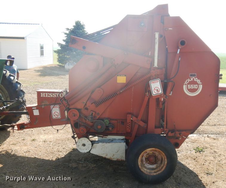 image for item IL9802 1982 Hesston 5510  round baler