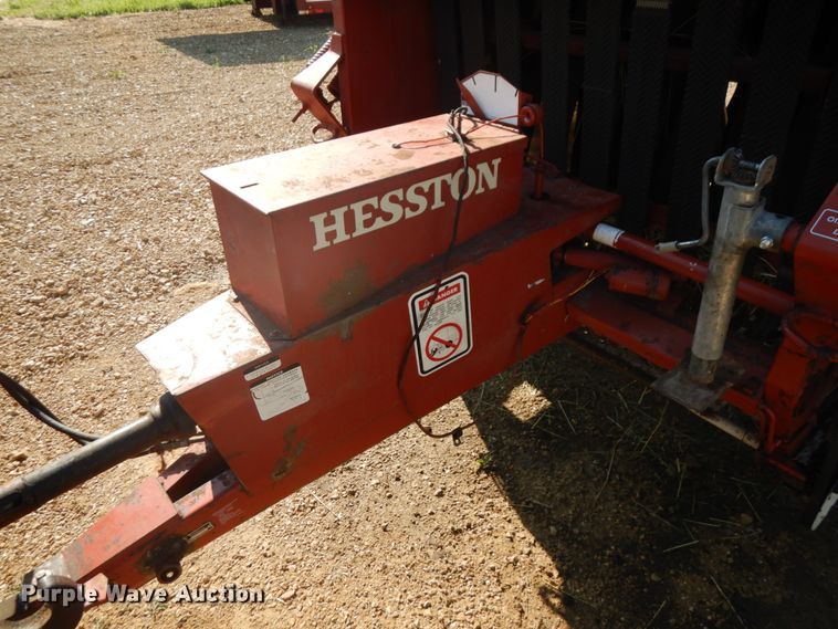 image for item IL9802 1982 Hesston 5510  round baler