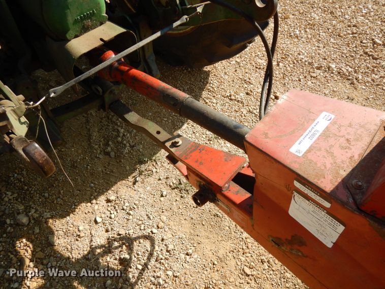 image for item IL9802 1982 Hesston 5510  round baler