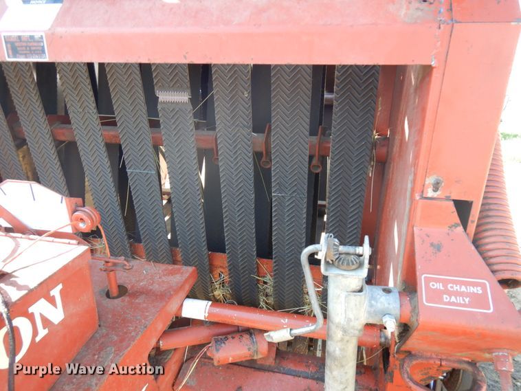 image for item IL9802 1982 Hesston 5510  round baler