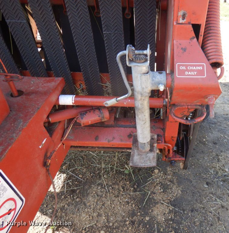 image for item IL9802 1982 Hesston 5510  round baler