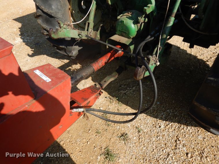 image for item IL9802 1982 Hesston 5510  round baler