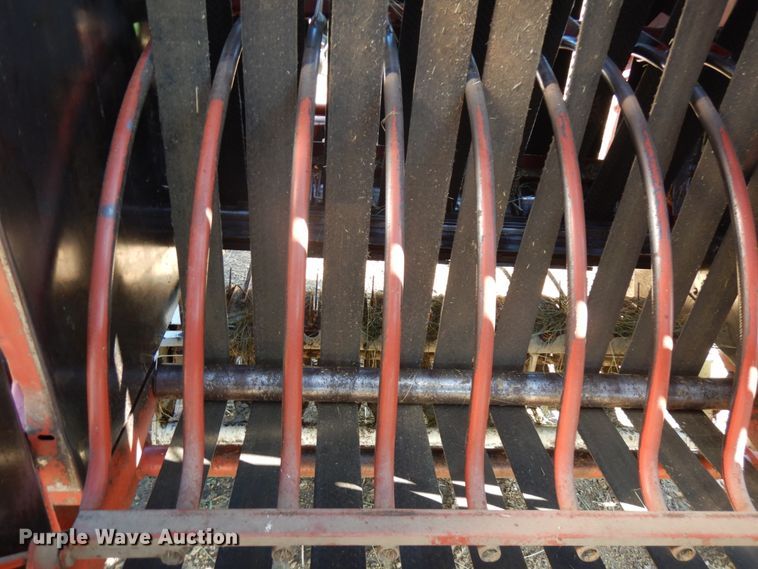 image for item IL9802 1982 Hesston 5510  round baler