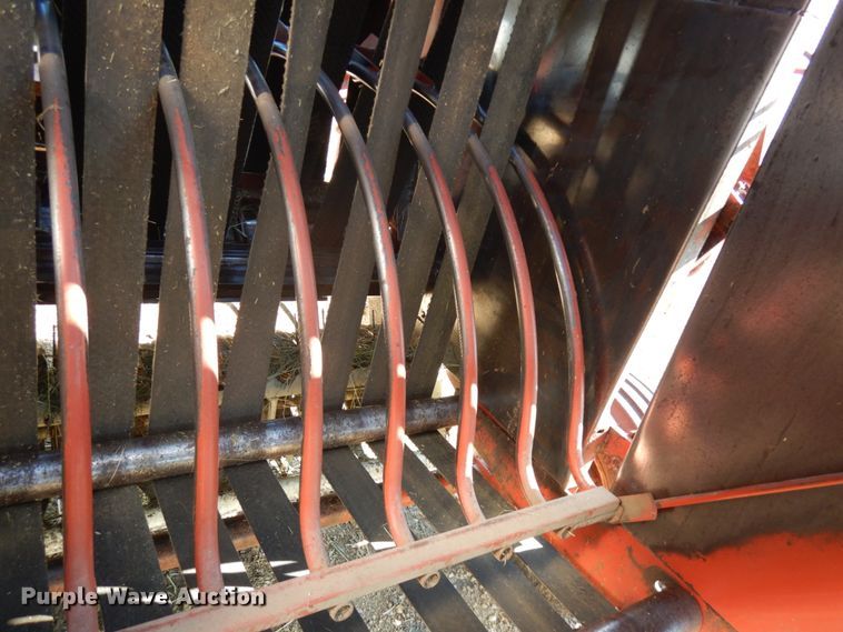 image for item IL9802 1982 Hesston 5510  round baler