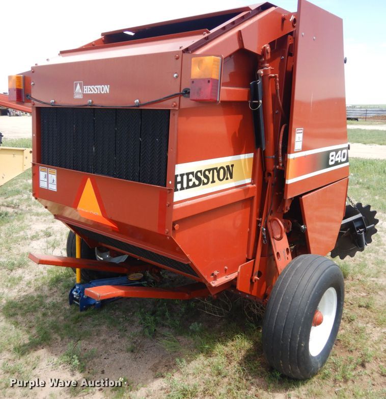 image for item IP9515 2000 Hesston 840  round baler
