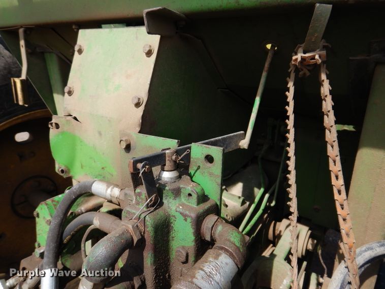 image for item IQ9535 John Deere 4320  tractor