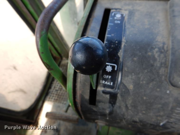 image for item IQ9535 John Deere 4320  tractor