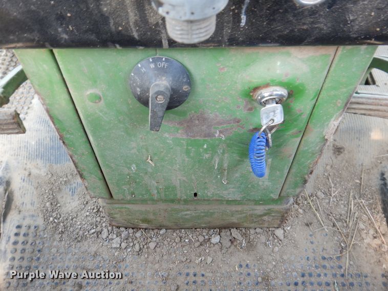 image for item IQ9535 John Deere 4320  tractor