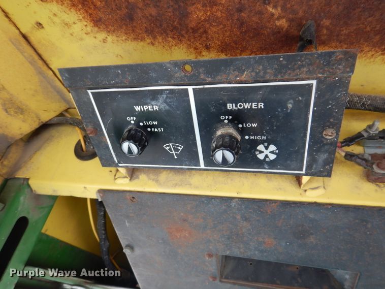 image for item IQ9535 John Deere 4320  tractor