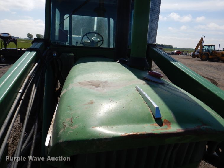 image for item IQ9535 John Deere 4320  tractor