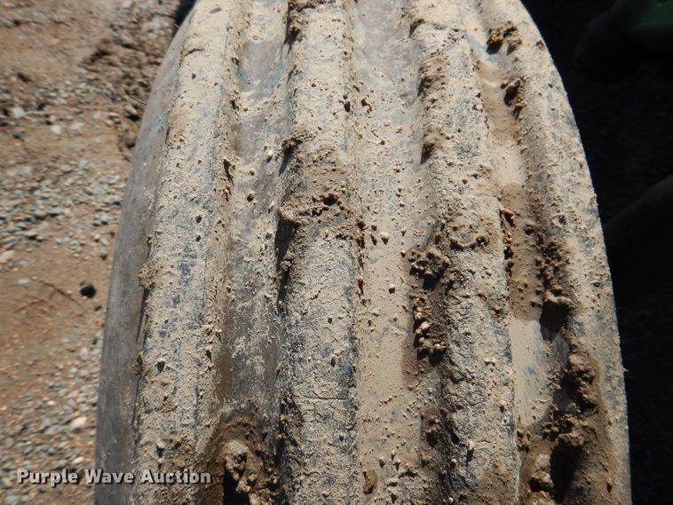 image for item IQ9535 John Deere 4320  tractor