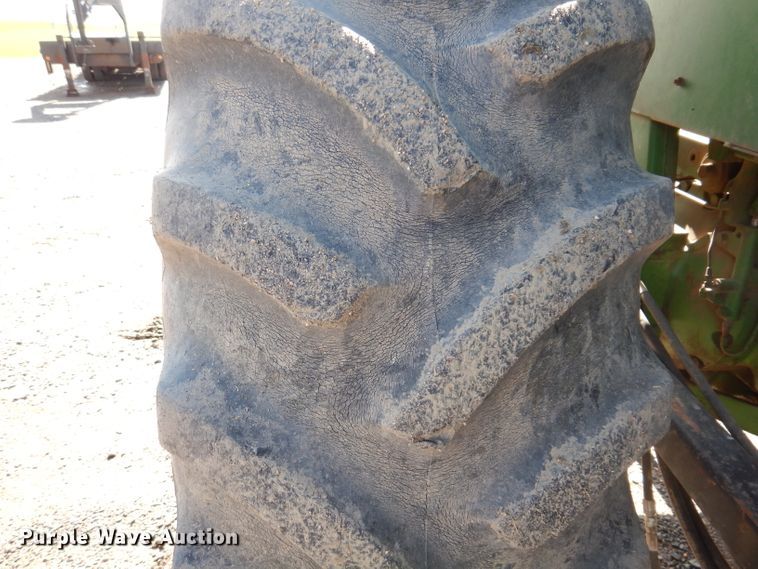 image for item IQ9535 John Deere 4320  tractor