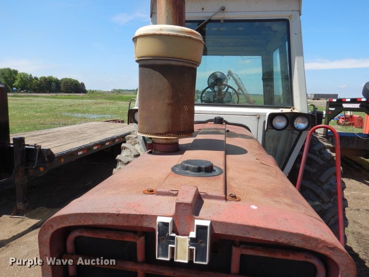 image for item IQ9538 International Farmall 1026  tractor