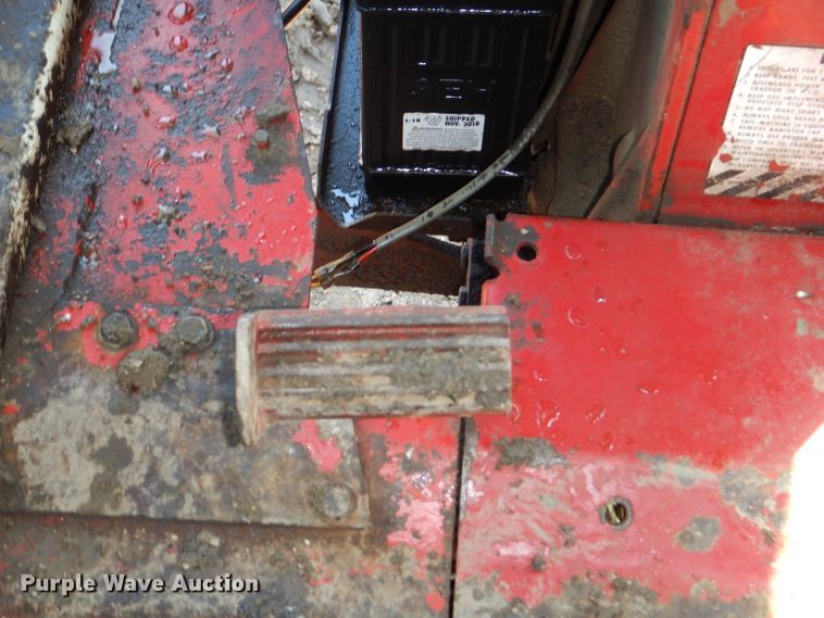 image for item IQ9538 International Farmall 1026  tractor