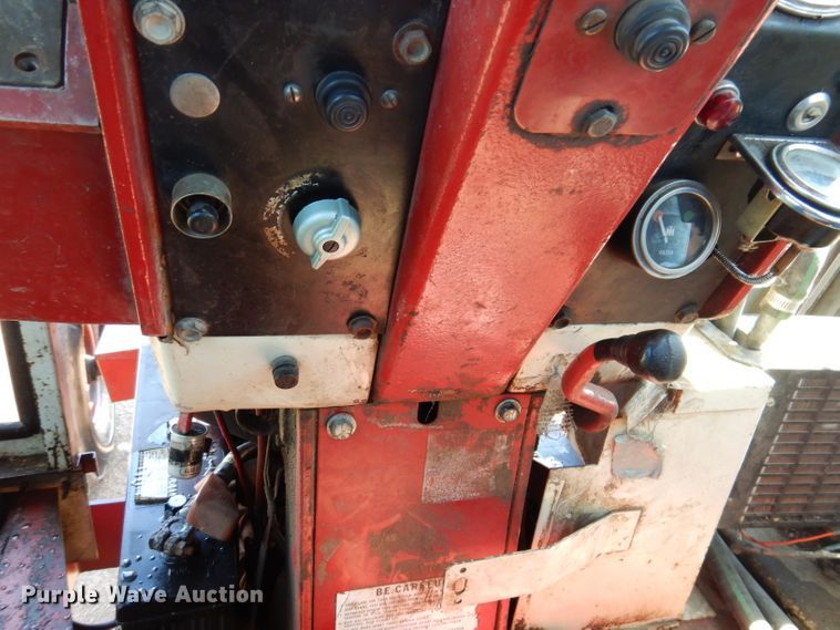 image for item IQ9538 International Farmall 1026  tractor