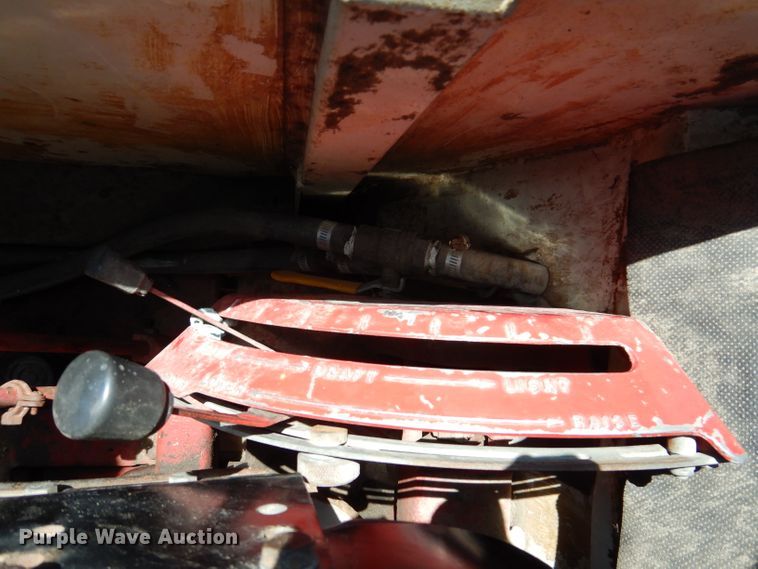 image for item IQ9538 International Farmall 1026  tractor