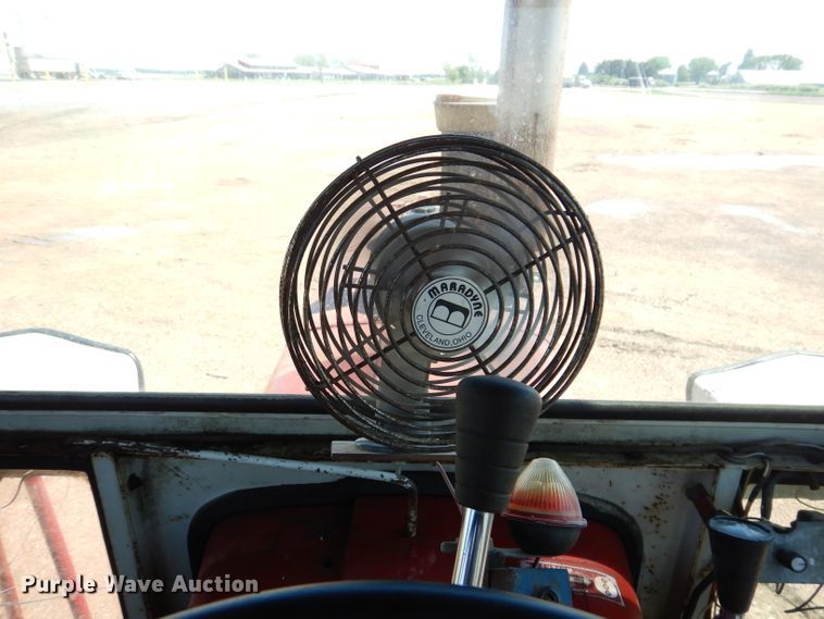 image for item IQ9538 International Farmall 1026  tractor