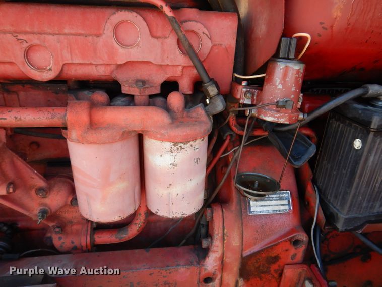 image for item IQ9538 International Farmall 1026  tractor