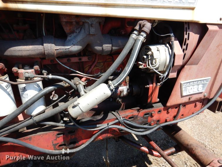 image for item IQ9538 International Farmall 1026  tractor
