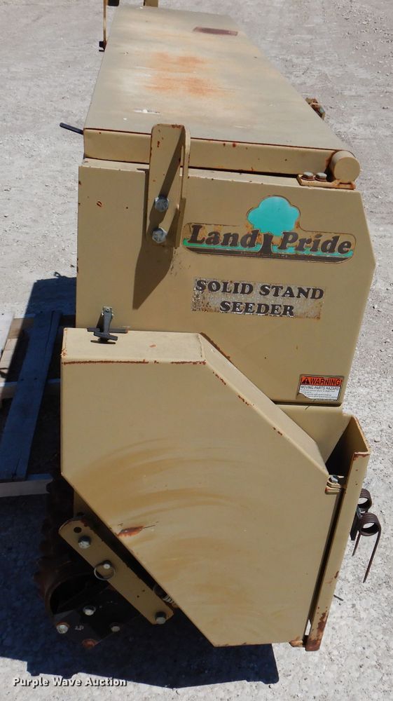 image for item IQ9561 Land Pride PS1572  seeder