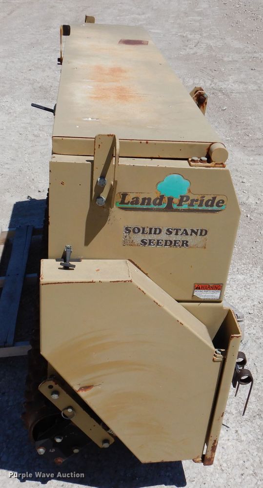 image for item IQ9561 Land Pride PS1572  seeder