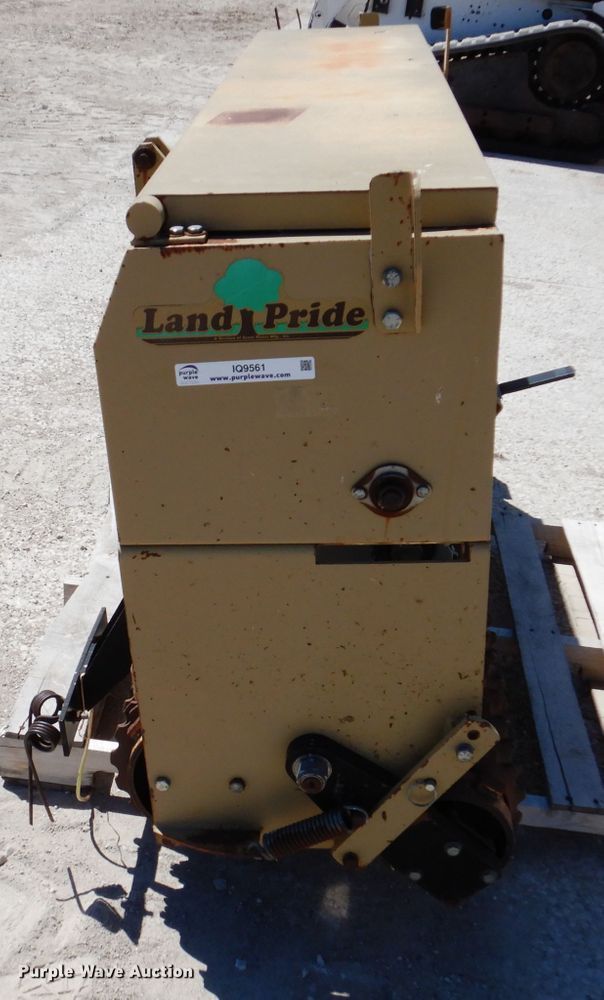 image for item IQ9561 Land Pride PS1572  seeder