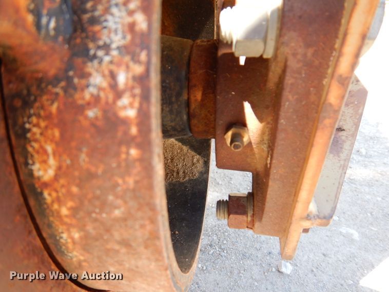 image for item IQ9561 Land Pride PS1572  seeder