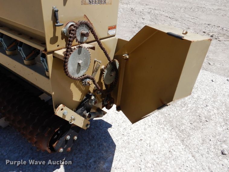 image for item IQ9561 Land Pride PS1572  seeder