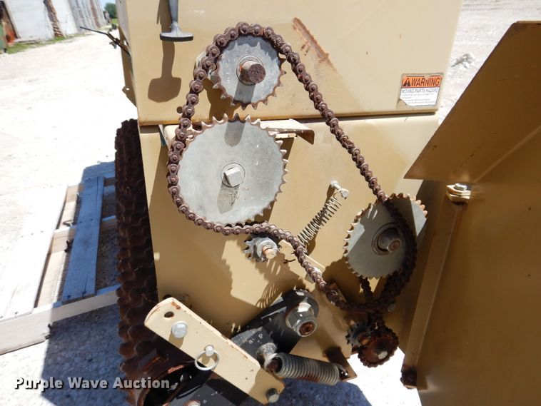 image for item IQ9561 Land Pride PS1572  seeder