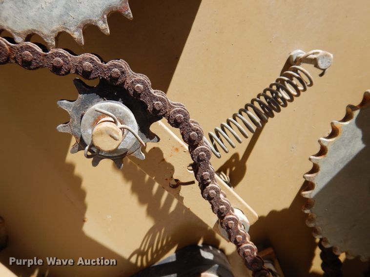 image for item IQ9561 Land Pride PS1572  seeder