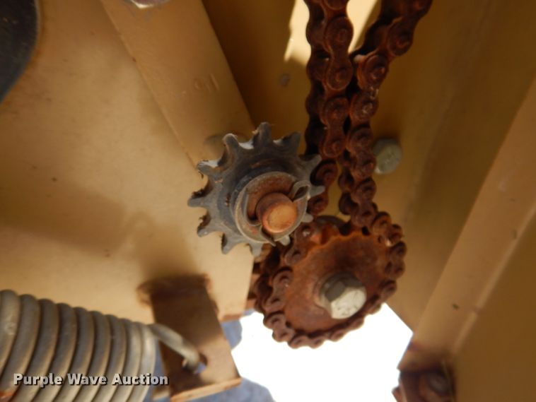 image for item IQ9561 Land Pride PS1572  seeder