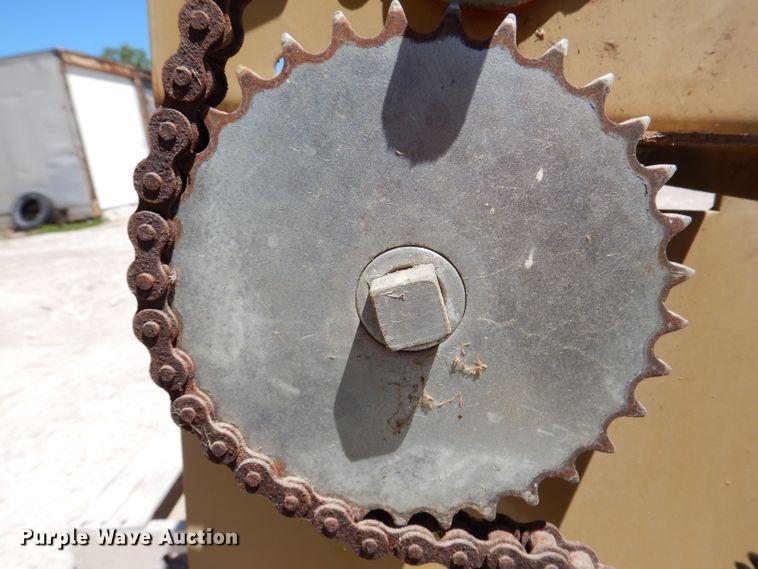 image for item IQ9561 Land Pride PS1572  seeder